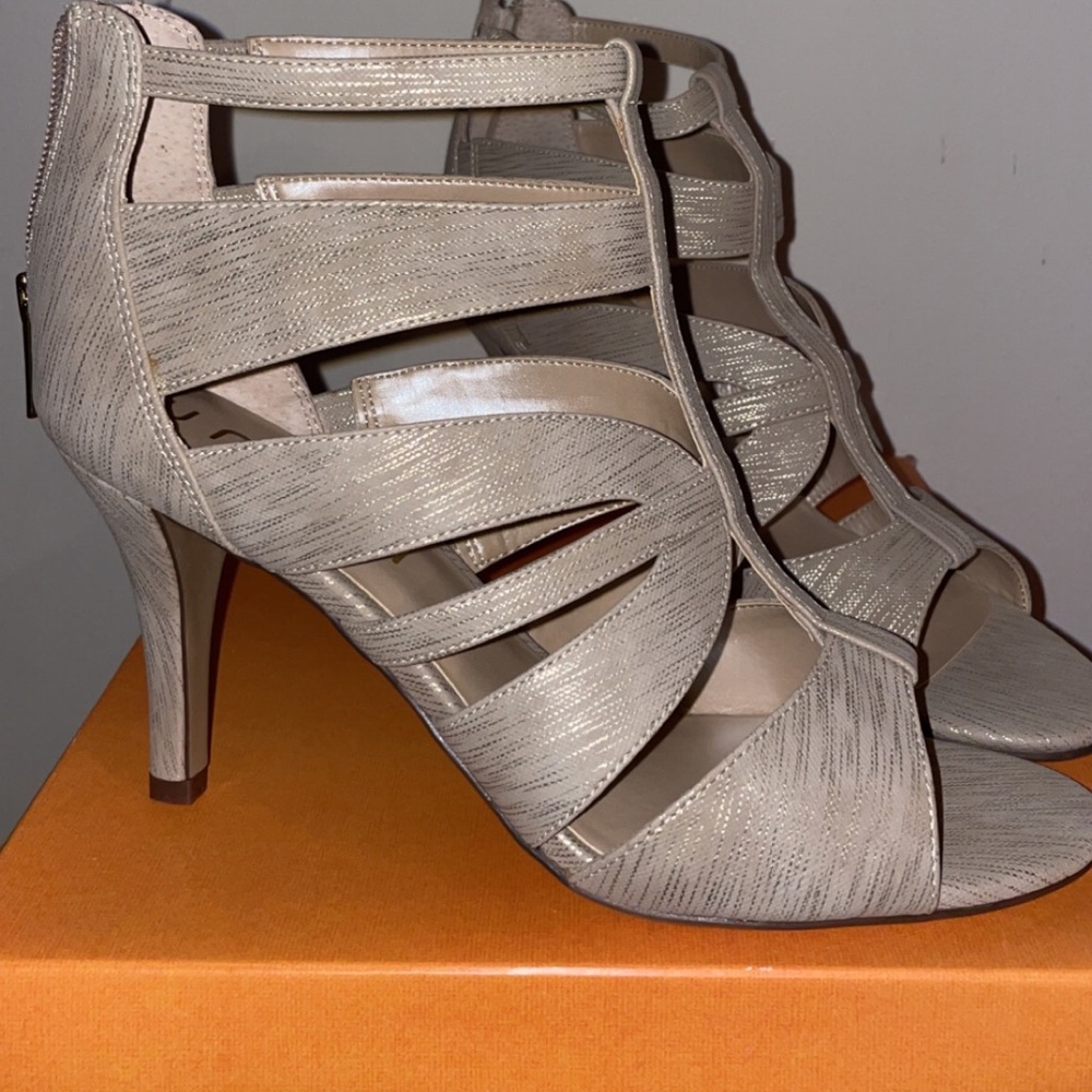 Brand new Cute wedding heels!